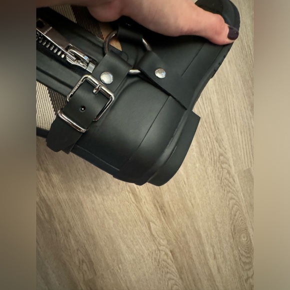 100% authentic Burberry biker rain boot - Picture 9 of 12